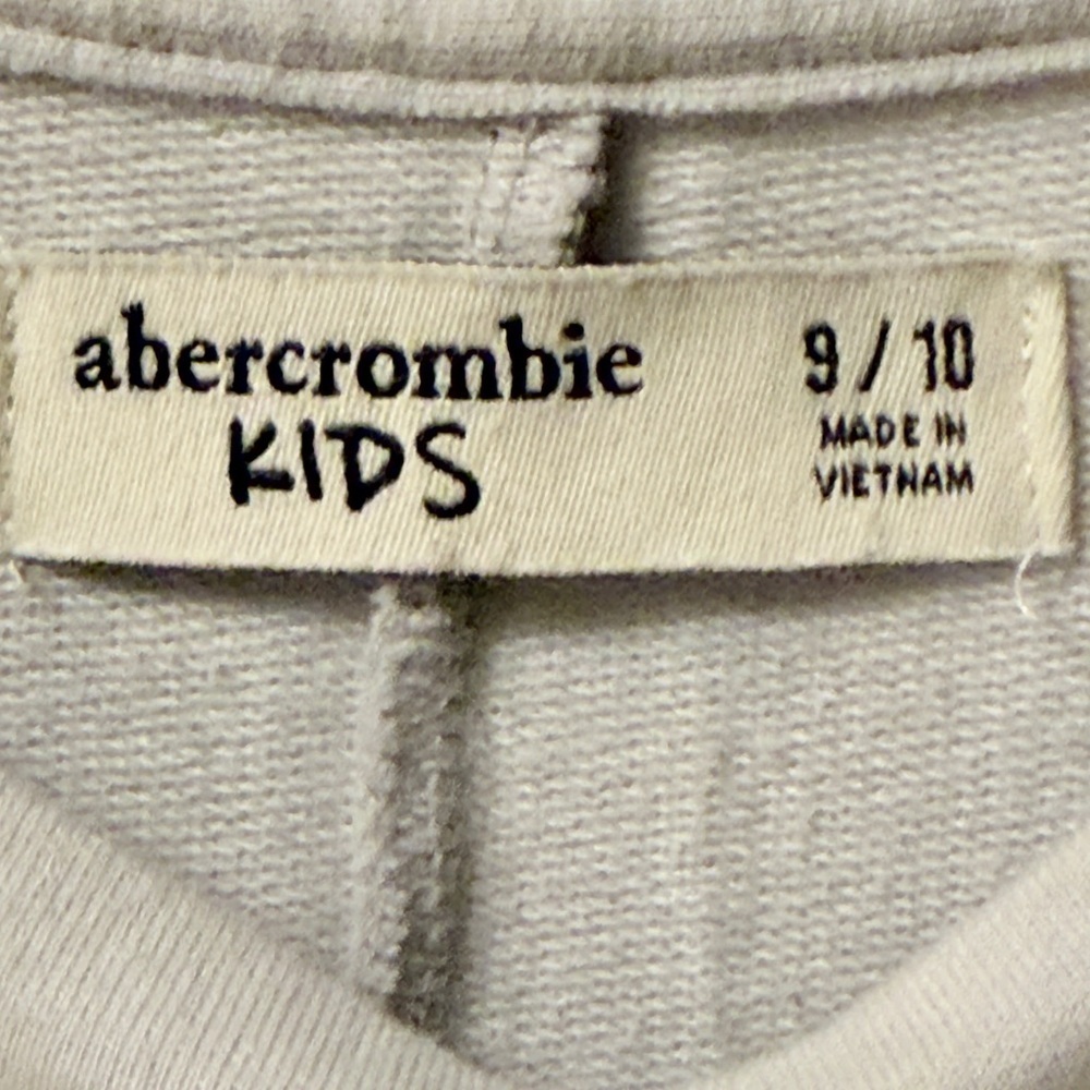 Abercrombie Kids Girls Gray Sweatshirt with Pink Skirt Sz 9/10 DK - Picture 2 of 4